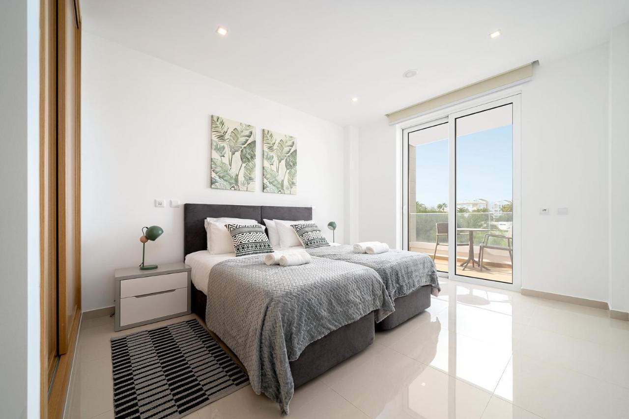Brand New Holiday In Porto De Mos, Apartment
